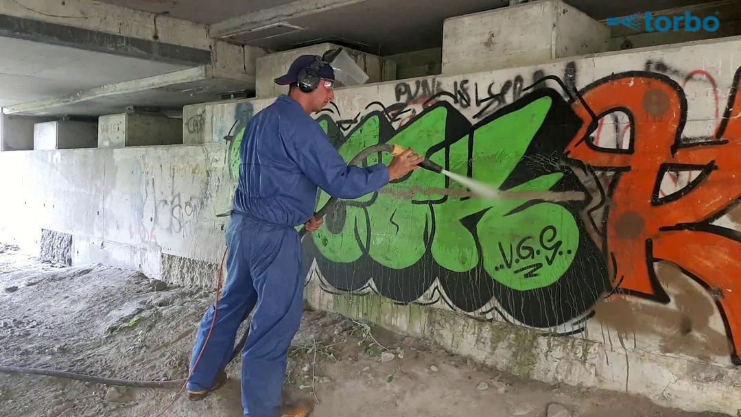Odstranění graffiti